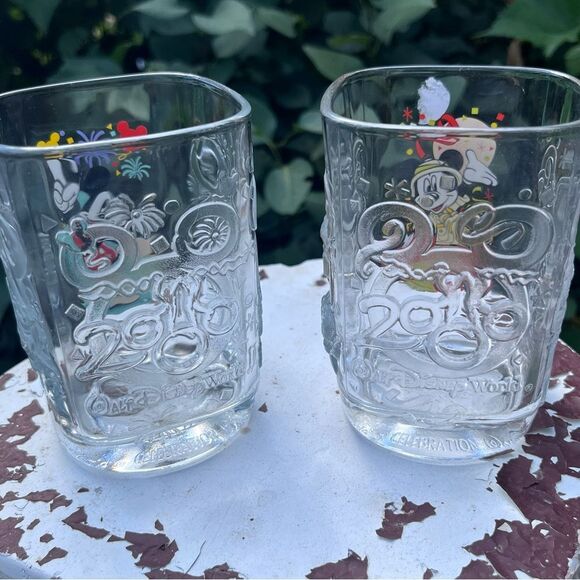 Walt Disney Mickey Mouse Glass Tumblers - Picture 4 of 7